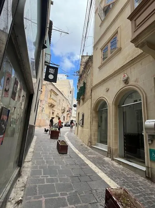 Sliema Piccolo- Steps Away To Everything Apartment